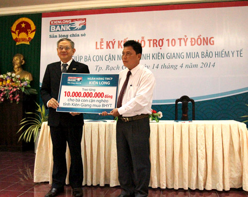 Kienlongbank hỗ trợ 10 tỷ đồng giúp người cận nghèo mua bảo hiểm y tế