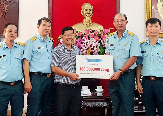 Kienlongbank hỗ trợ 100 triệu đồng ủng hộ Trường Sĩ quan Không quân
