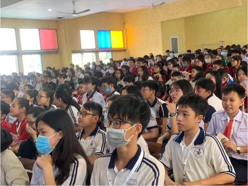 Sở GD-ĐT TP HCM đề xuất học sinh tạm dừng đến trường từ ngày 10-5