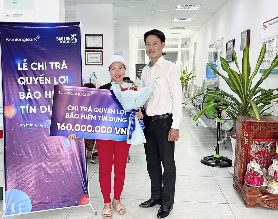 KienlongBank - Bảo hiểm Bảo Long: Chi trả bồi thường bảo hiểm 160 triệu đồng cho khách hàng tại Kiên Giang