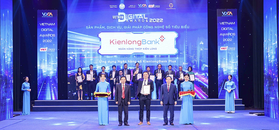 Ứng dụng KienlongBank Plus được vinh danh tại lễ trao giải thưởng “Chuyển đổi số Việt Nam”
