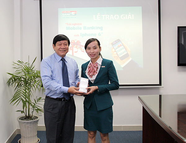 Kienlongbank trao thưởng chương trình “Trải nghiệm Mobile Banking - Rinh Iphone 6”