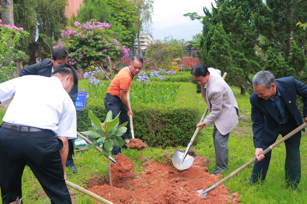 LTV: KienlongBank Lâm Đồng “gieo mầm” tình yêu từ Trường Sa về đất liền