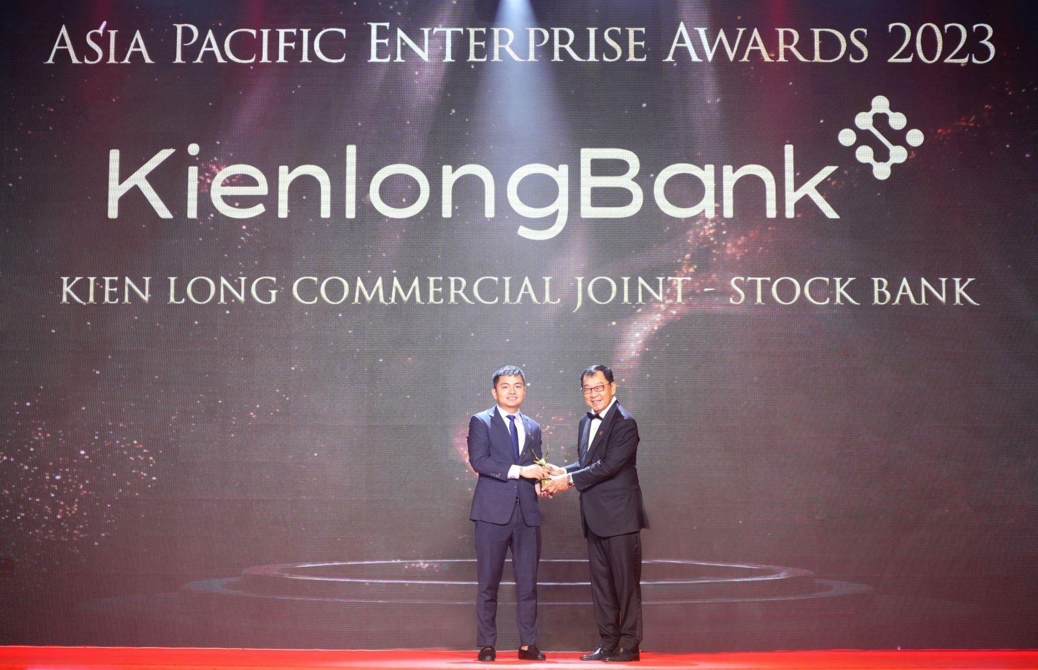 KienlongBank giành cú đúp giải thưởng tại Lễ trao giải Asia Pacific Enterprise Awards 2023