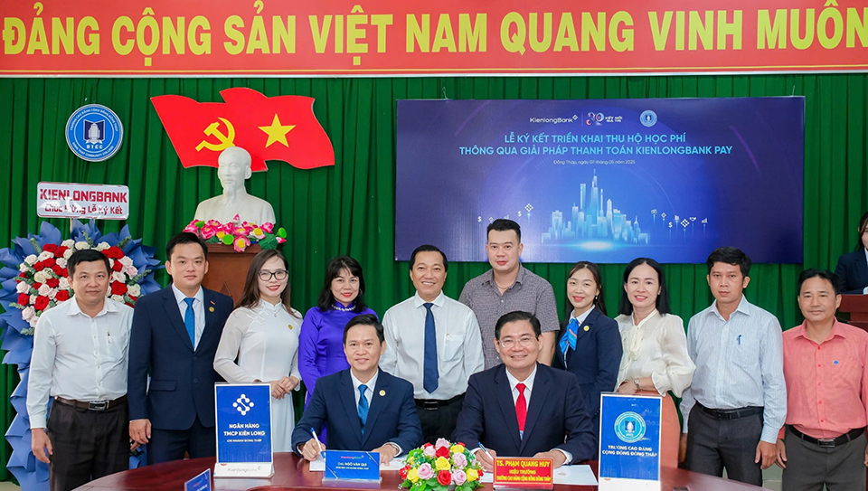 KienlongBank ký kết triển khai giải pháp thanh toán học phí số hóa KienlongBank Pay với Trường Cao đẳng Cộng đồng Đồng Tháp