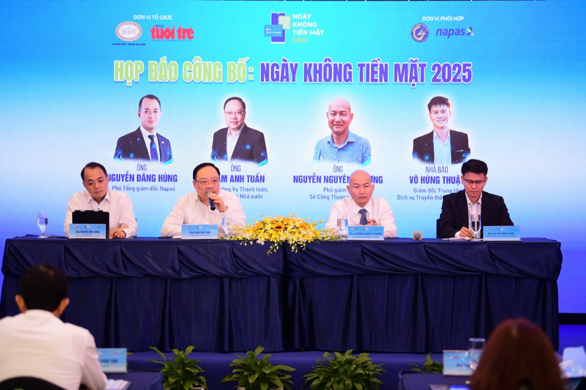 Thanh toán không dùng tiền mặt tạo lập thói quen chi tiêu của người dân