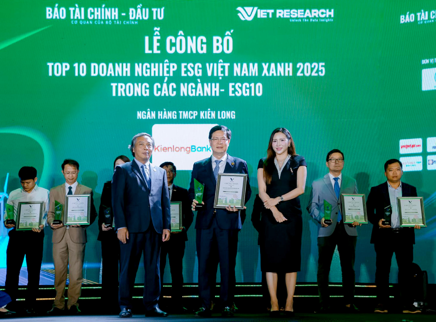 Cam kết xanh, phát triển bền vững: KienlongBank vững ngọn cờ đầu trong Top 10 ESG 2025