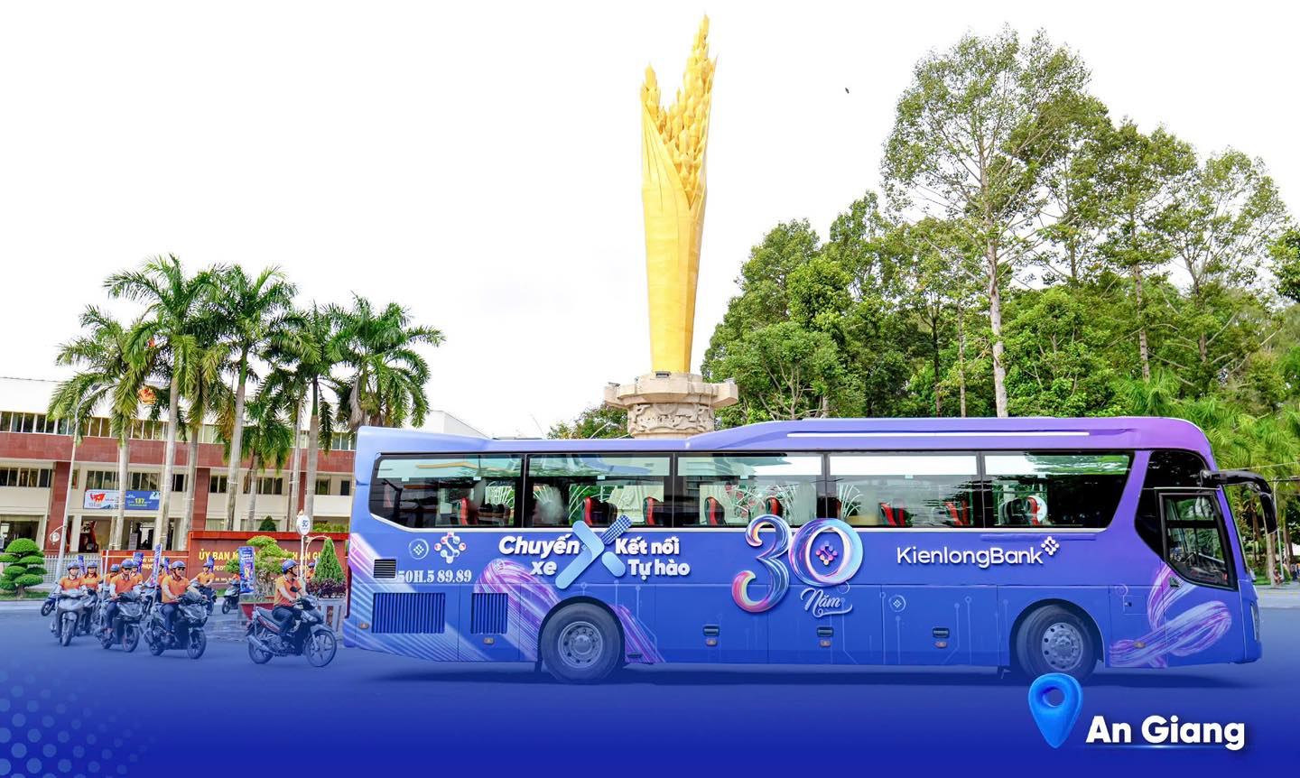 Hành trình tại An Giang khép lại ấn tượng với Logo KienlongBank qua tượng đài Bông Lúa