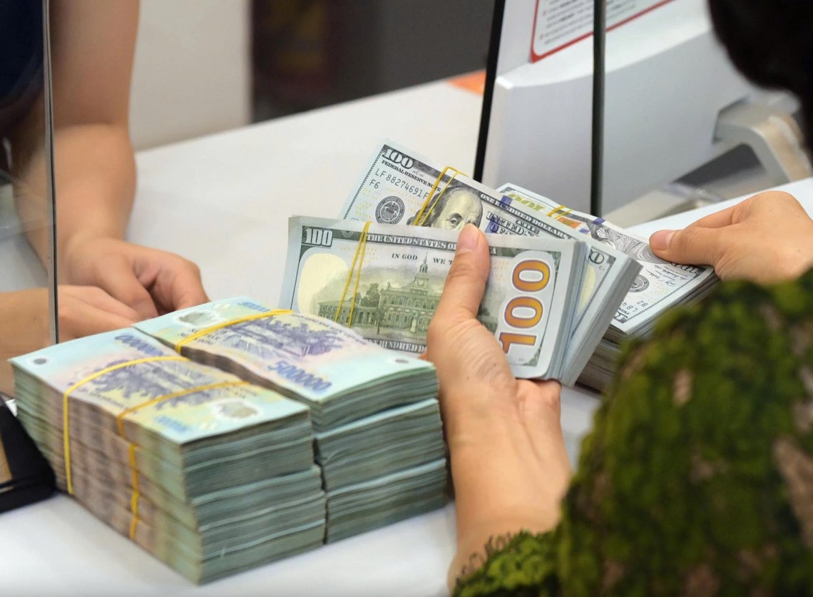 Từ ngày 1.11, chuyển tiền điện tử từ 500 triệu đồng phải báo cáo phòng, chống rửa tiền