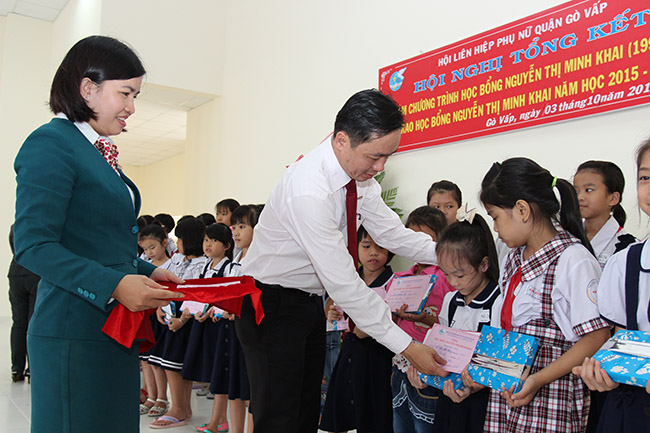 Kienlongbank trao tặng 30 suất học bổng Nguyễn Thị Minh Khai