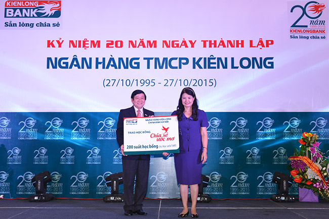Chi nhánh Hà Nội, Hải Phòng và Đà Nẵng đồng loạt tổ chức lễ kỷ niệm 20 năm thành lập Kienlongbank