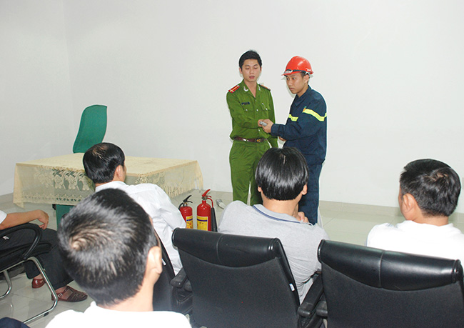 Kienlongbank Đà Nẵng tập huấn phương án Phòng cháy chữa cháy và cứu nạn cứu hộ