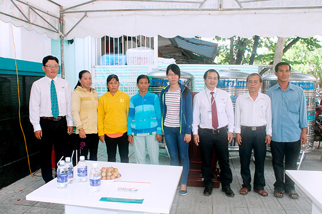 Kienlongbank: Bồn chứa nước sạch đến kịp thời với khách hàng tại Trà Vinh