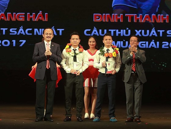 Tổng kết và trao các giải bóng đá chuyên nghiệp Việt Nam năm 2017