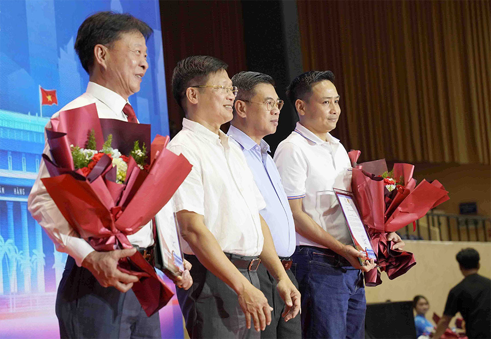 nganh-ngan-hang-hcm-hoan-thanh-xay-dung-2 nganh-ngan-hang-hcm-hoan-thanh-xay-dung-2