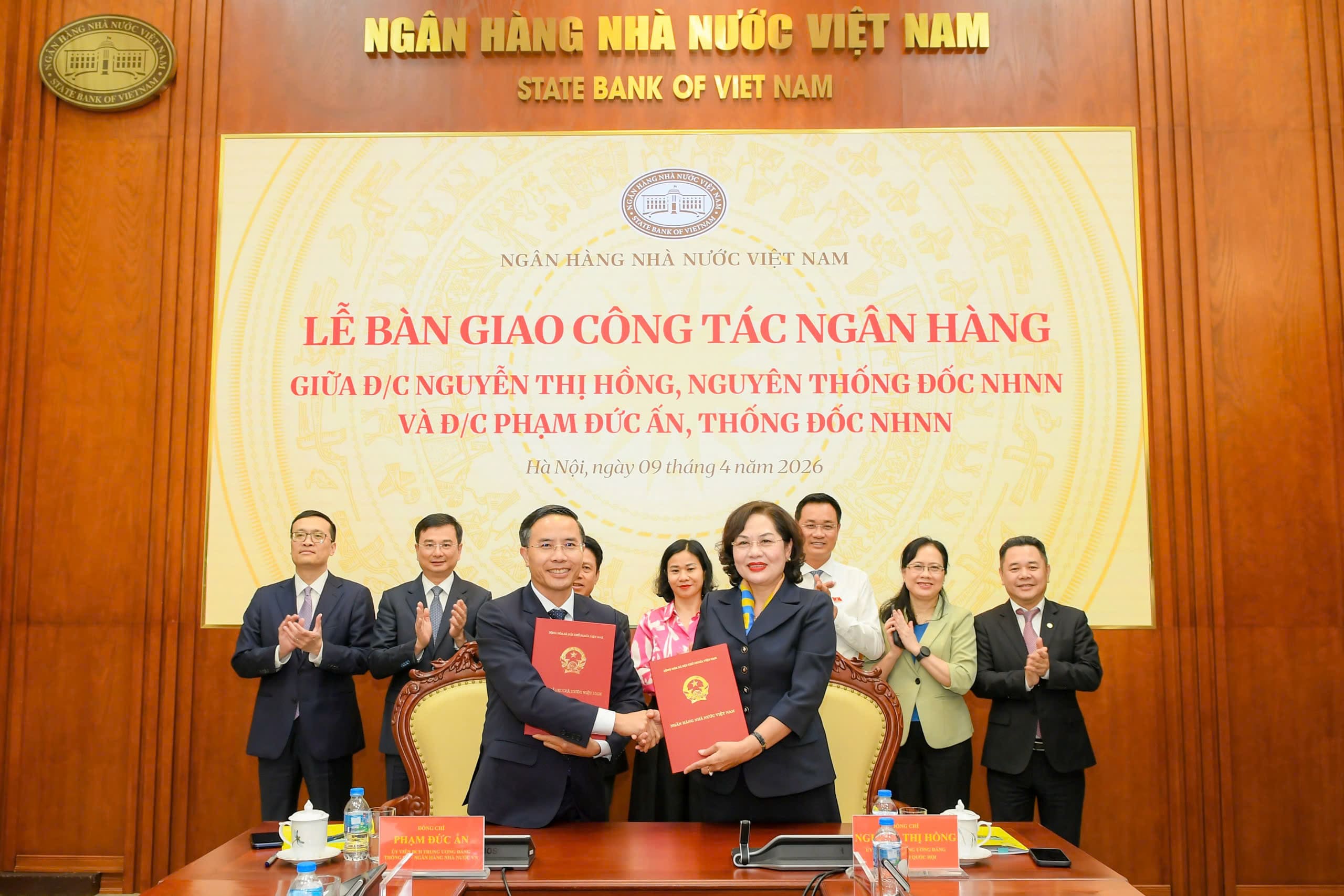le-ban-giao-cong-tac-nguyen-thi-hong-vs-pham-duc-an le-ban-giao-cong-tac-nguyen-thi-hong-vs-pham-duc-an