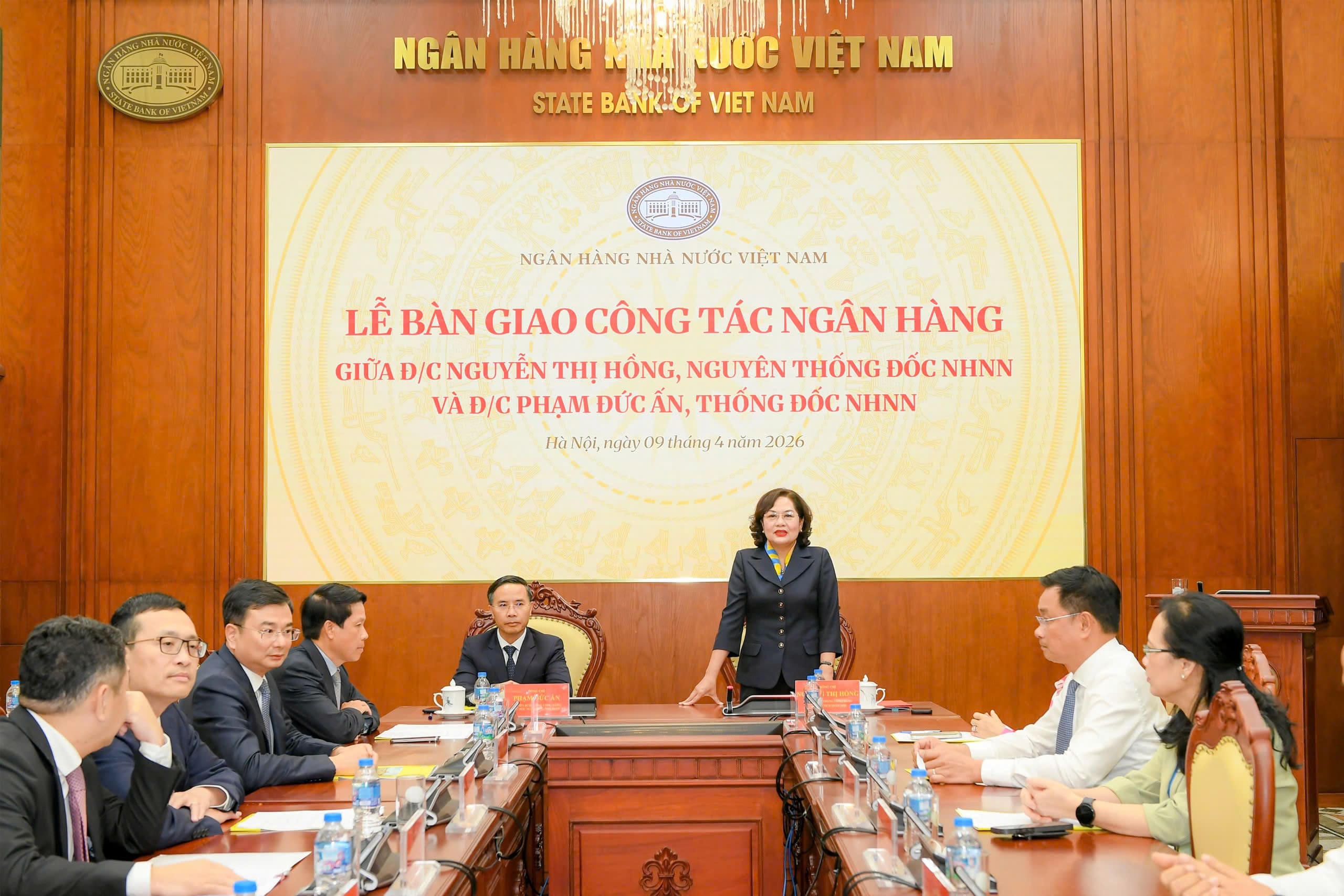 le-ban-giao-cong-tac-nguyen-thi-hong-vs-pham-duc-an le-ban-giao-cong-tac-nguyen-thi-hong-vs-pham-duc-an