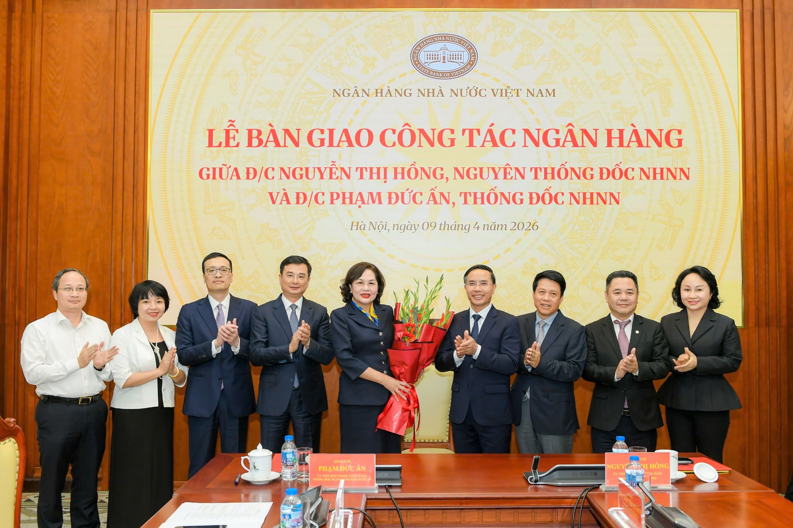 le-ban-giao-cong-tac-nguyen-thi-hong-vs-pham-duc-an le-ban-giao-cong-tac-nguyen-thi-hong-vs-pham-duc-an