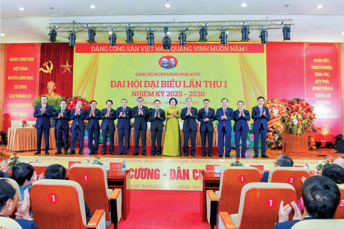 nganh-ngan-hang-tiep-tuc-khang-dinh-vai-tro-tru-cot