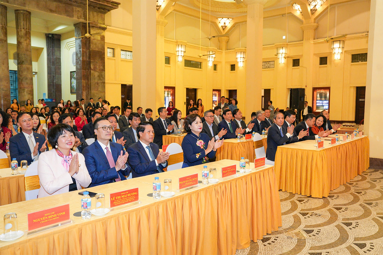 nganh-ngan-hang-vung-tin-hoan-thanh-xuat-sac-nhiem-vu