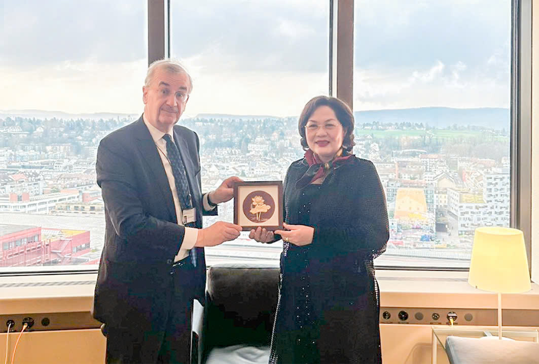 thong-doc-ngan-hang-nguyen-thi-hong-du-hoi-nghi-ngan-hang-thanh-toan-quoc-te-2