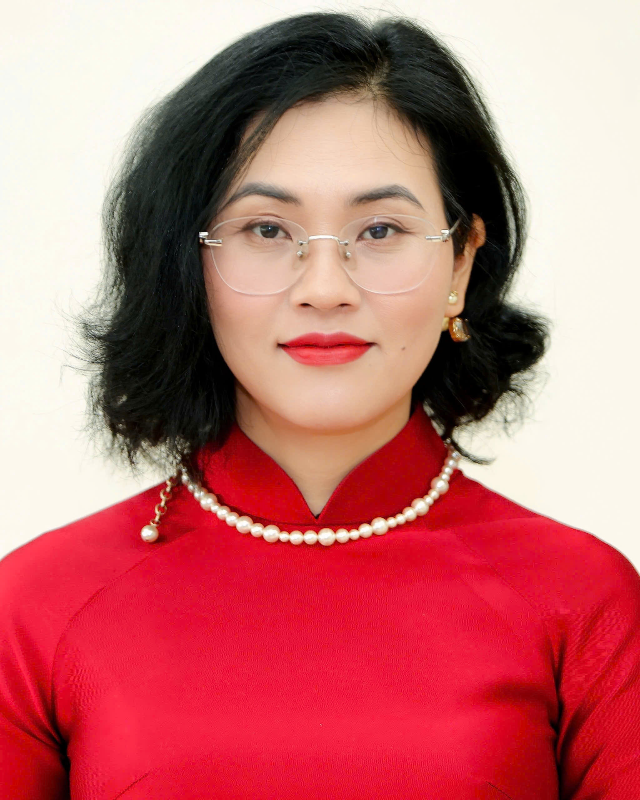 thong-doc-nguyen-thi-hong-va-4-lanh-dao-trung-cu-dai-bieu-quoc-hoi-khoa-xvi