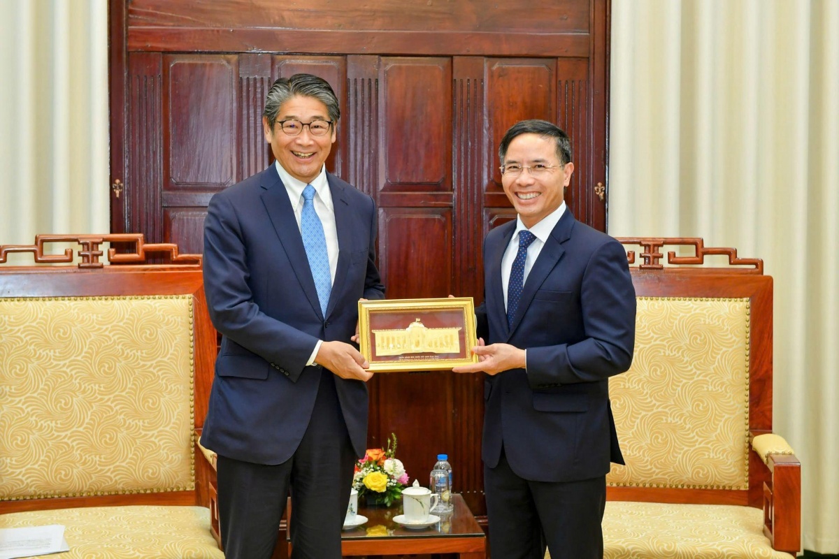 thong-doc-pham-duc-an-tiep-dai-su-dac-menh-nhat-ban thong-doc-pham-duc-an-tiep-dai-su-dac-menh-nhat-ban