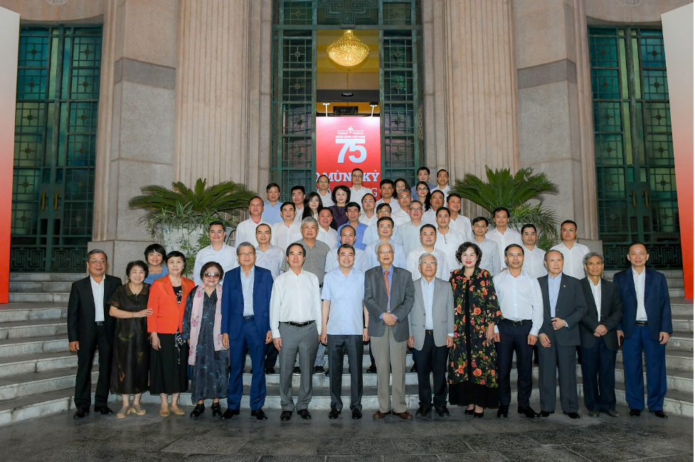 tiep-buoc-the-he-viet-tiep-trang-su-ve-vang-nganh-ngan-hang
