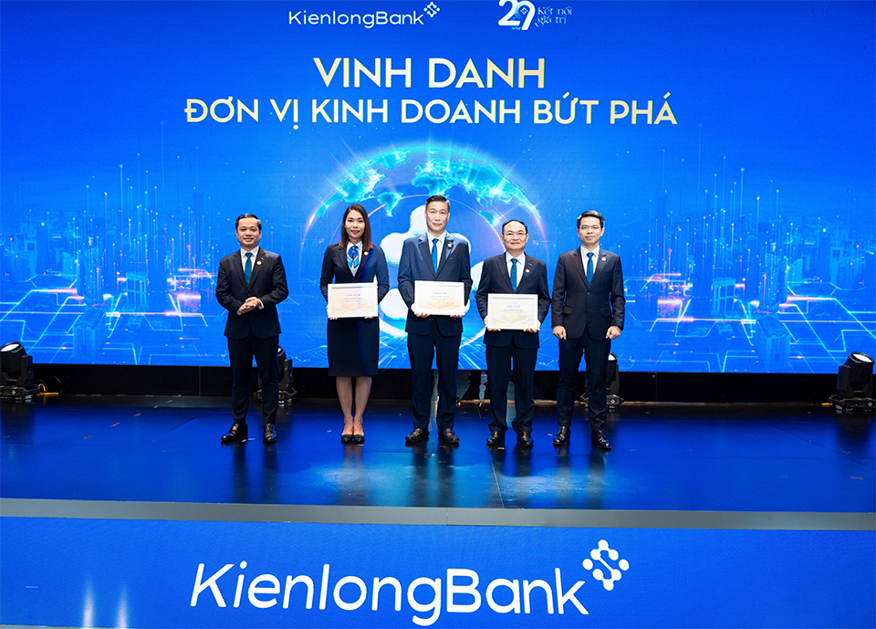 hoi-nghi-kinh-doanh-kienlongbank-le-ky-niem-29-nam-thanh-lap-ngan-hang-3-1