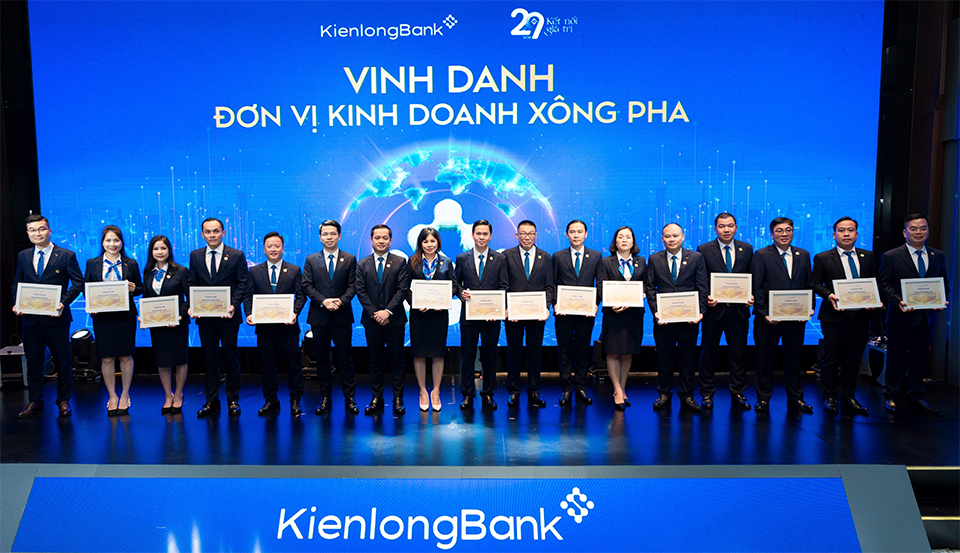 hoi-nghi-kinh-doanh-kienlongbank-le-ky-niem-29-nam-thanh-lap-ngan-hang-4