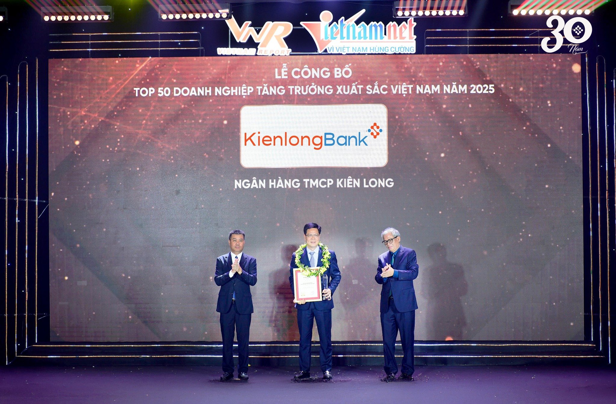 KienlongBank được vinh danh “Top 50 Doanh nghiệp tăng trưởng xuất sắc nhất Việt Nam” KienlongBank được vinh danh “Top 50 Doanh nghiệp tăng trưởng xuất sắc nhất Việt Nam”