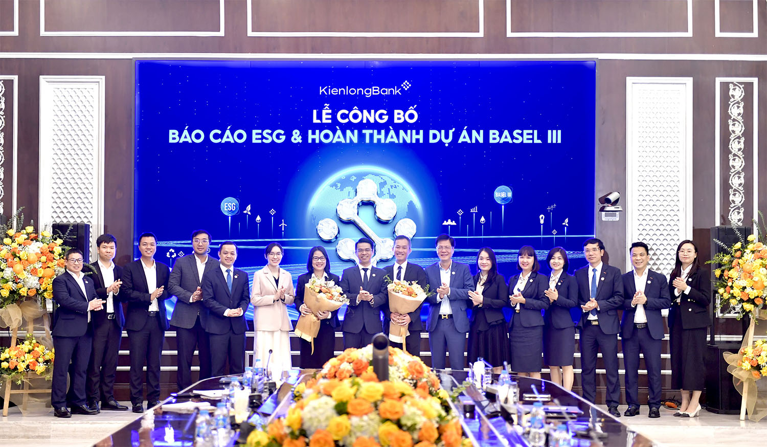 Năm 2024, KienlongBank đã đồng thời công bố báo cáo ESG và hoàn thành Basel III Năm 2024, KienlongBank đã đồng thời công bố báo cáo ESG và hoàn thành Basel III