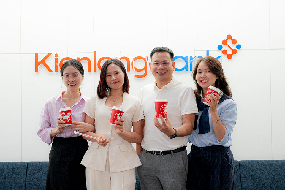 kienlongbank-bua-com-cong-doan