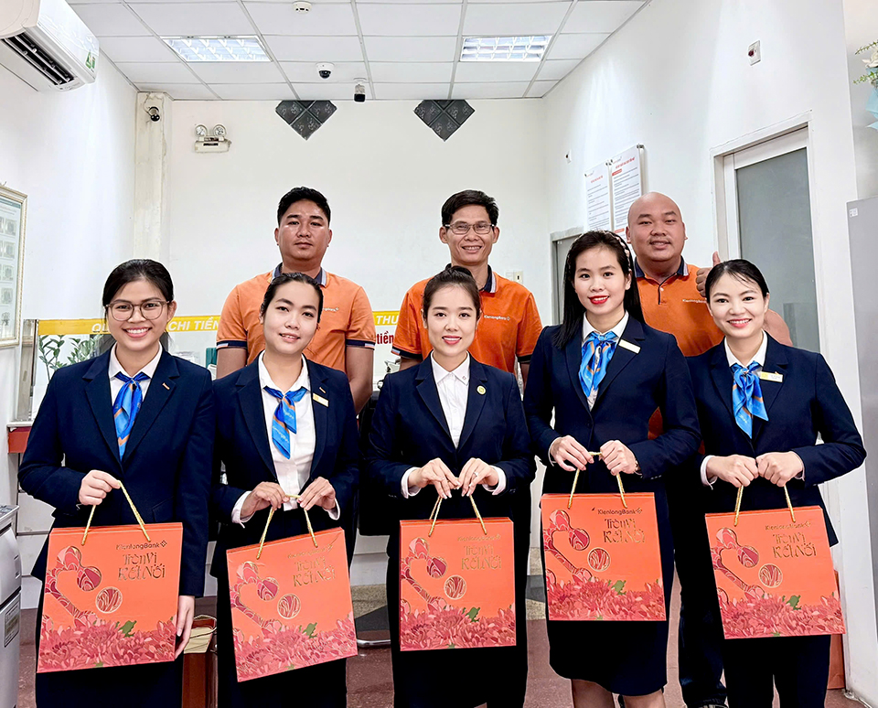 kienlongbank-bua-com-cong-doan