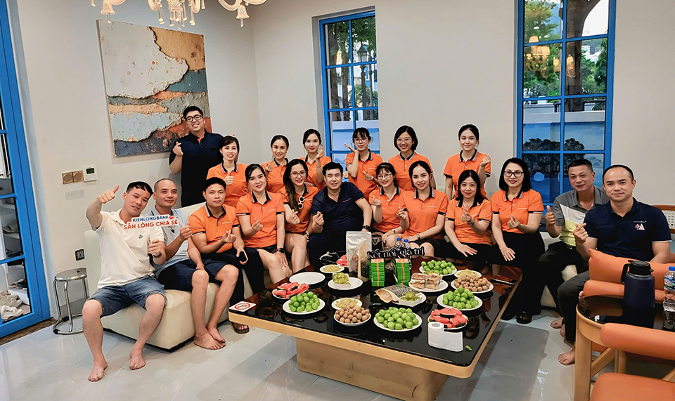 kienlongbank-bua-com-cong-doan