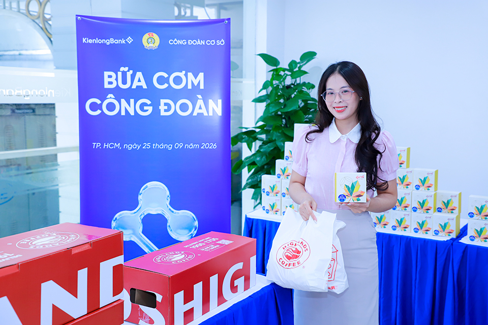 kienlongbank-bua-com-cong-doan