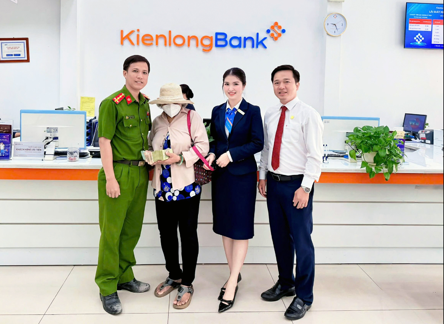 kienlongbank-cai-lay-giup-khach-hang-tranh-bay-lua-dao kienlongbank-cai-lay-giup-khach-hang-tranh-bay-lua-dao