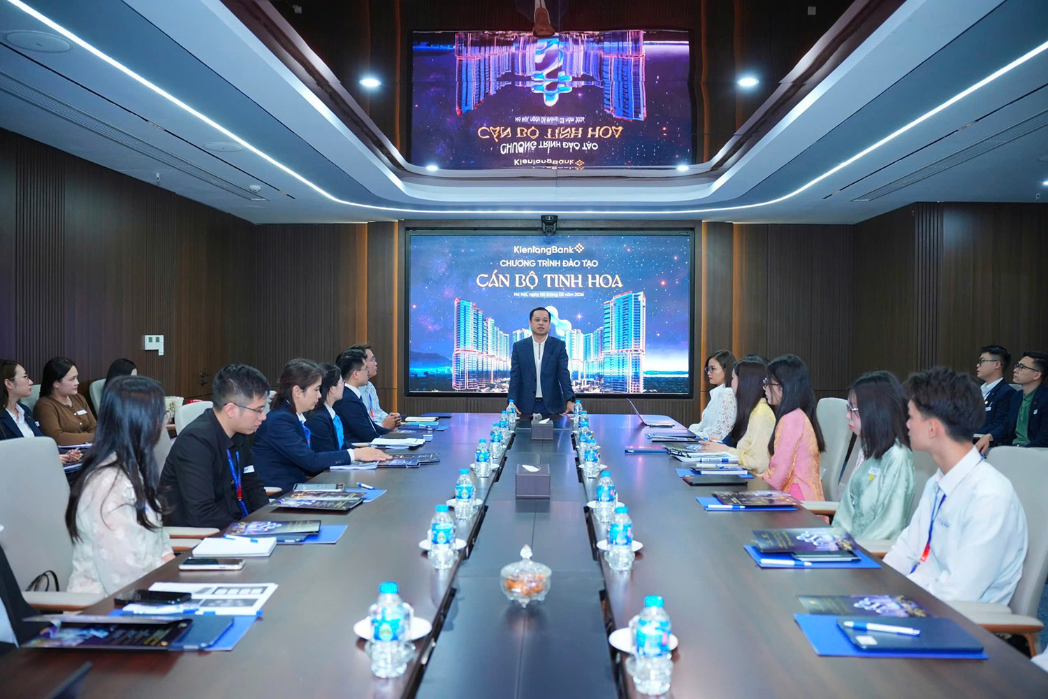 kienlongbank-mo-canh-cua-trieu-do-tim-kiem-chuyen-gia-tai-chinh-cao-cap-2