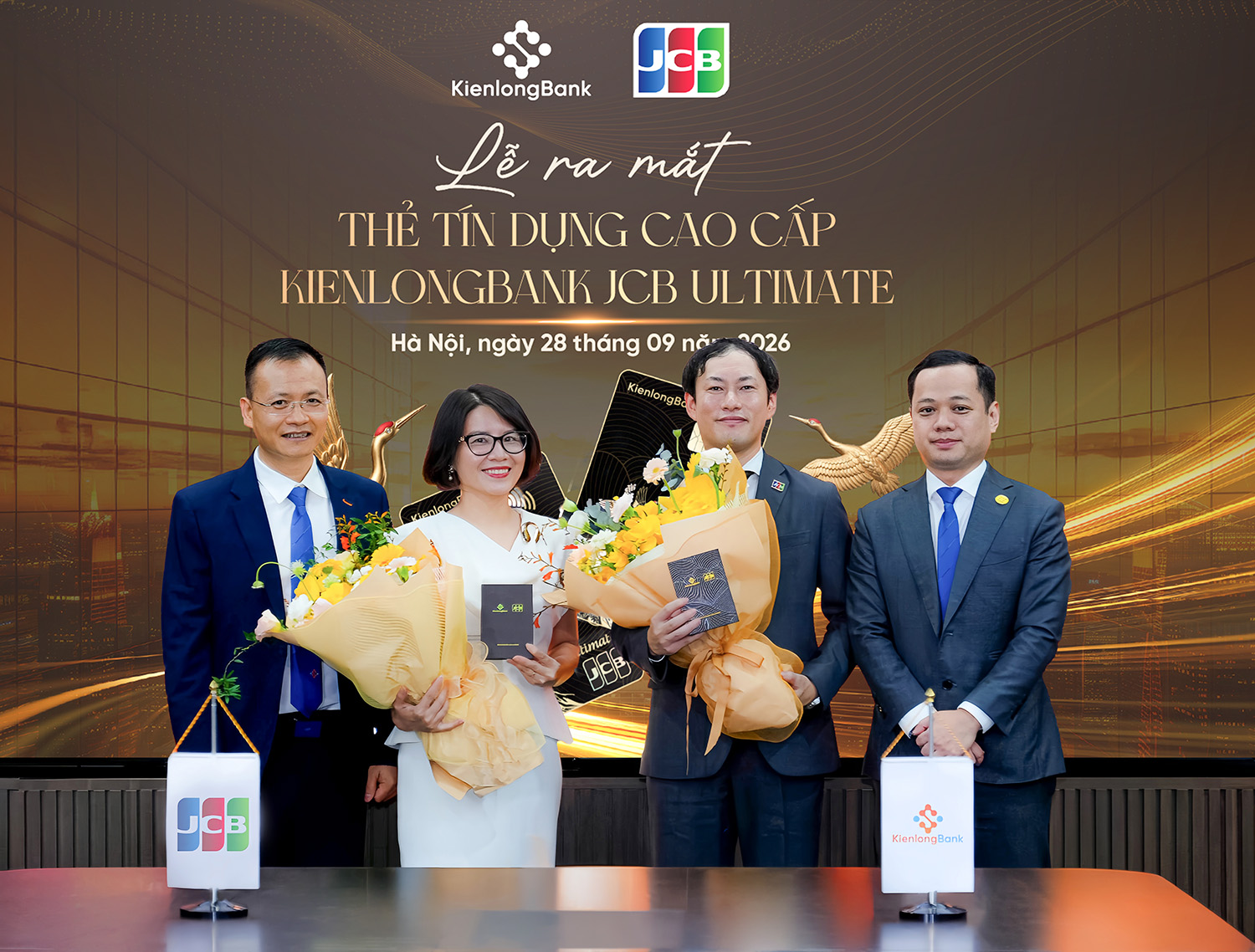 ra-mat-kienlongbank-jcb-ultimate