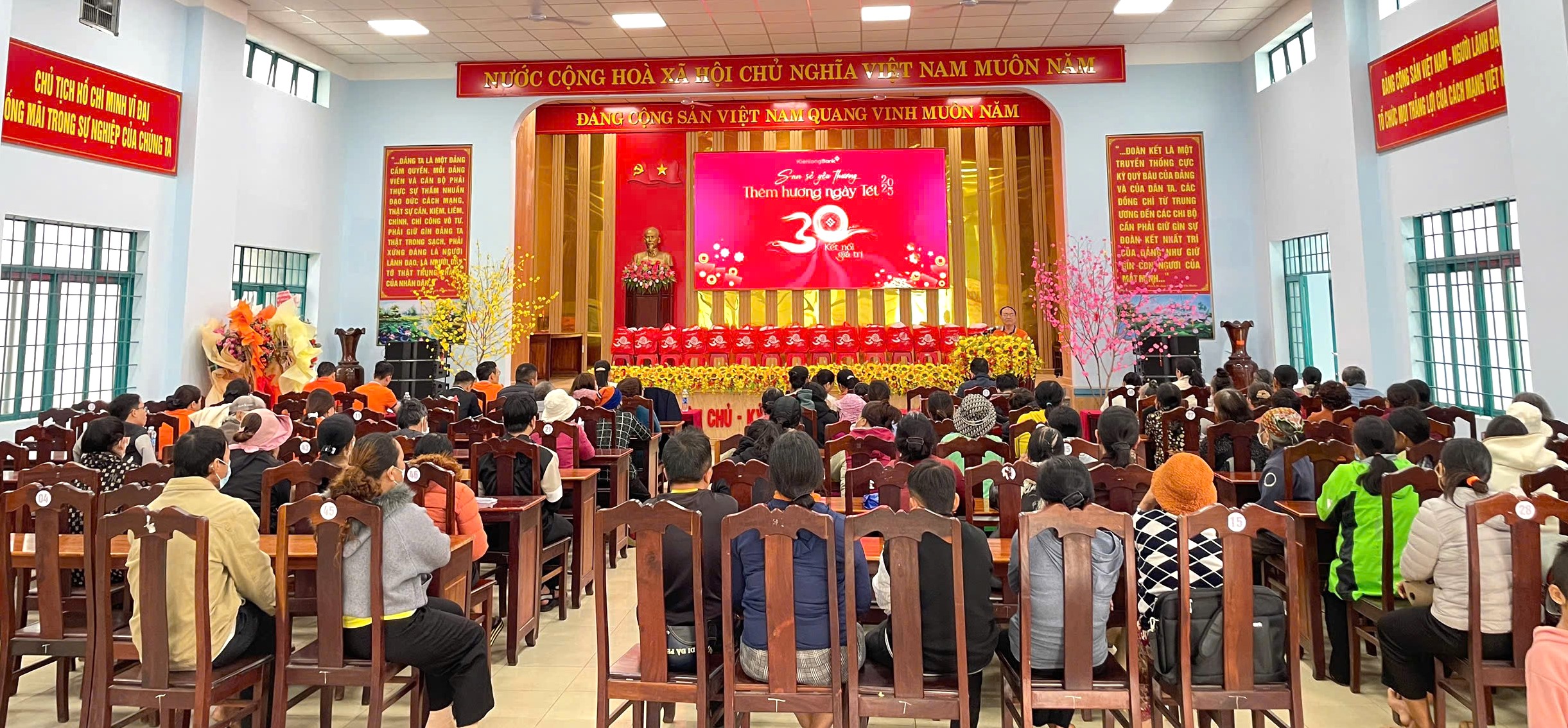 KienlongBank san sẻ yêu thương