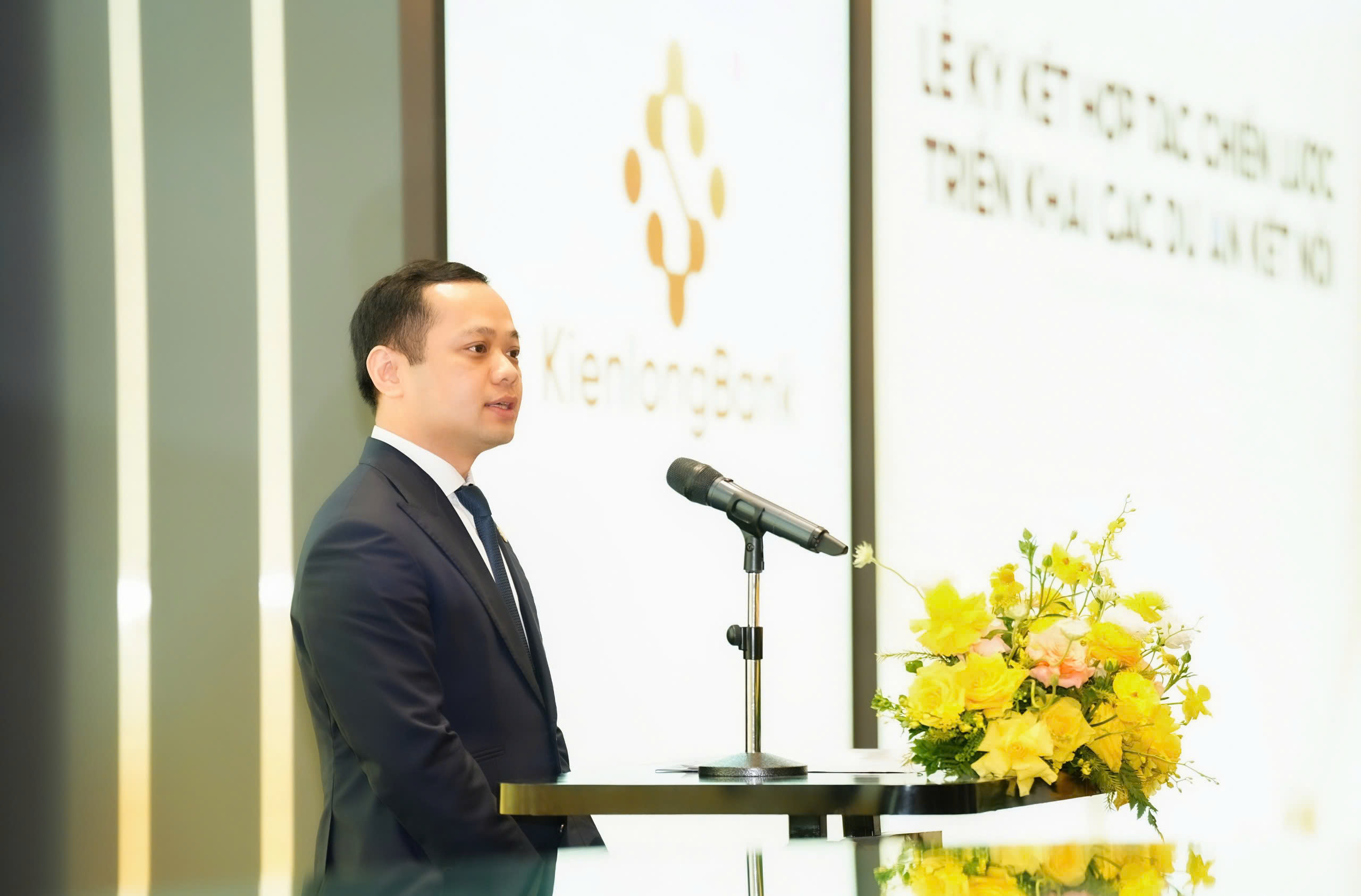 Ông Trần Hồng Minh - Tổng Giám đốc KienlongBank phát biểu tại lễ ký kết